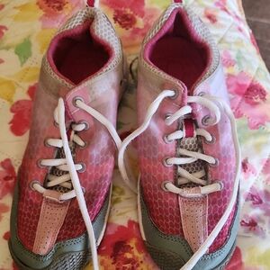 Sperry Gray and Pink Grip Sole Sneakers